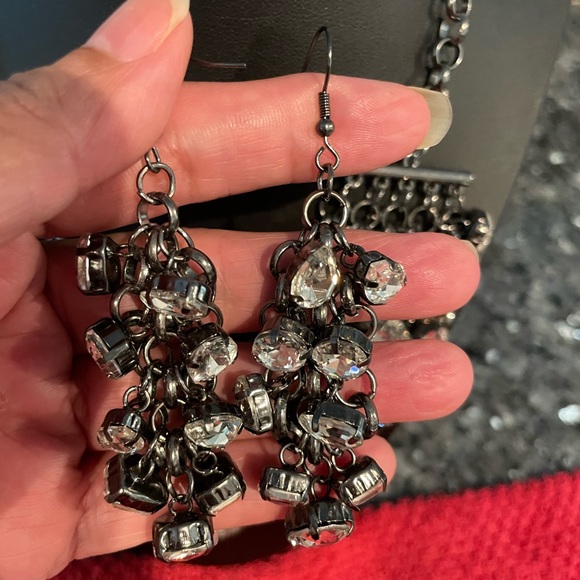 Statement Teardrop Emerald Cut White Rhinestone Necklace & Matching Earrings - Picture 6 of 6